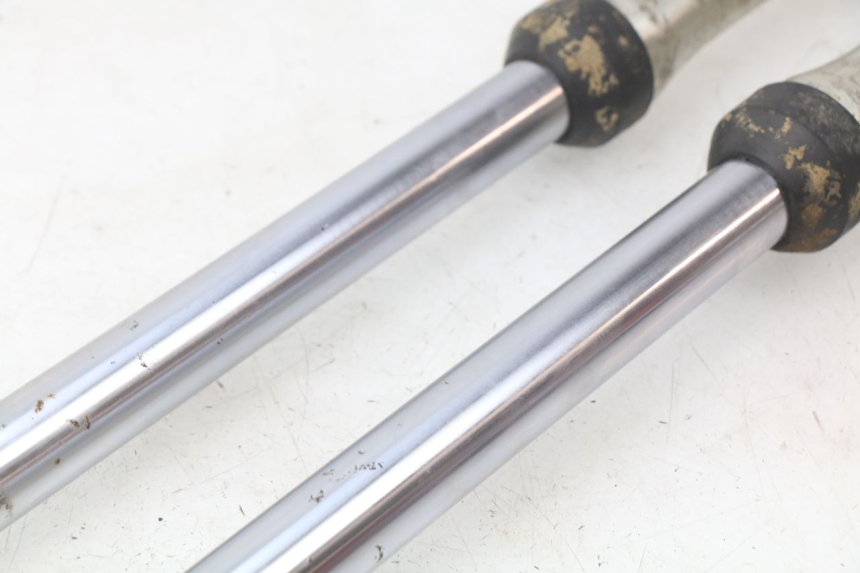 photo de OSŁONA WIDEŁEK ZAWIESZENIA PRZEDNIEGO YAMAHA YZ 80 (1982 - 1983) - Zbliżenie techniczne