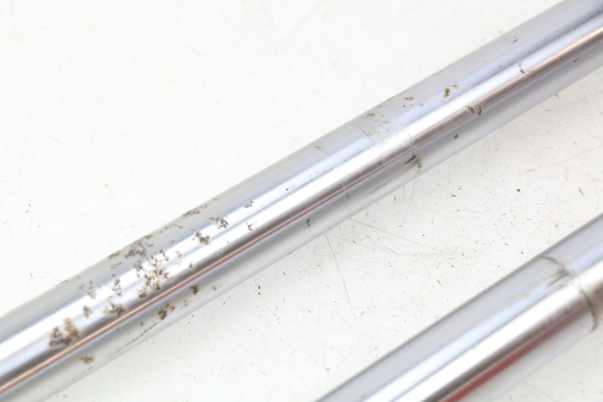 photo de OSŁONA WIDEŁEK ZAWIESZENIA PRZEDNIEGO YAMAHA YZ 80 (1982 - 1983) - Widok ogólny