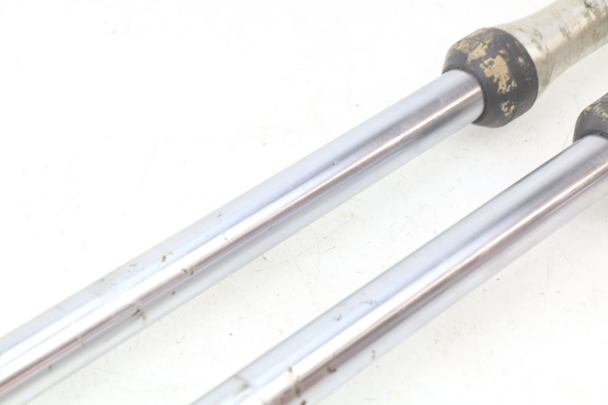 photo de OSŁONA WIDEŁEK ZAWIESZENIA PRZEDNIEGO YAMAHA YZ 80 (1982 - 1983) - Oznaczenia i referencje