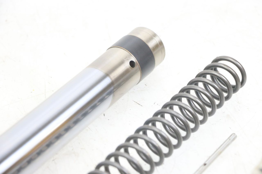 photo de OSŁONA WIDEŁEK ZAWIESZENIA PRZEDNIEGO YAMAHA YZ 85 (2002 - 2018) - Zoom stanu zużycia