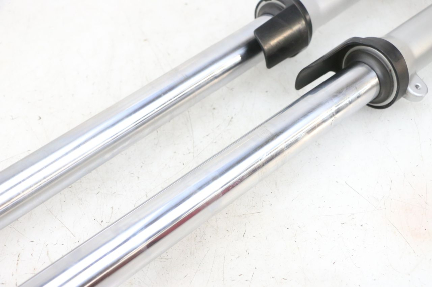 photo de OSŁONA WIDEŁEK ZAWIESZENIA PRZEDNIEGO KAWASAKI ZR 7 750 (1999 - 2004) - Widok produktu