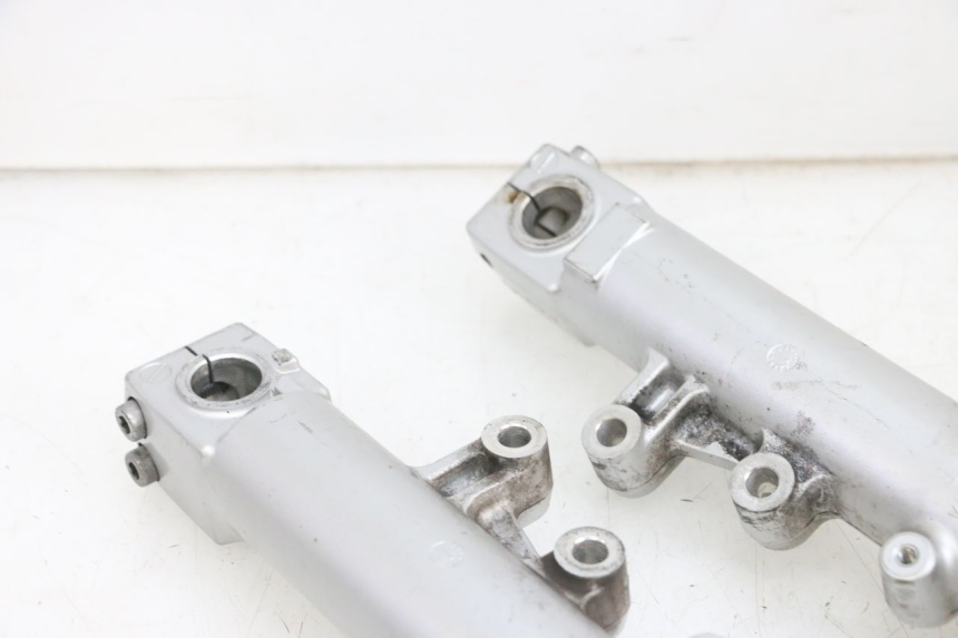 photo de OSŁONA WIDEŁEK ZAWIESZENIA PRZEDNIEGO KAWASAKI ZR 7 750 (1999 - 2004) - Punkty mocowania