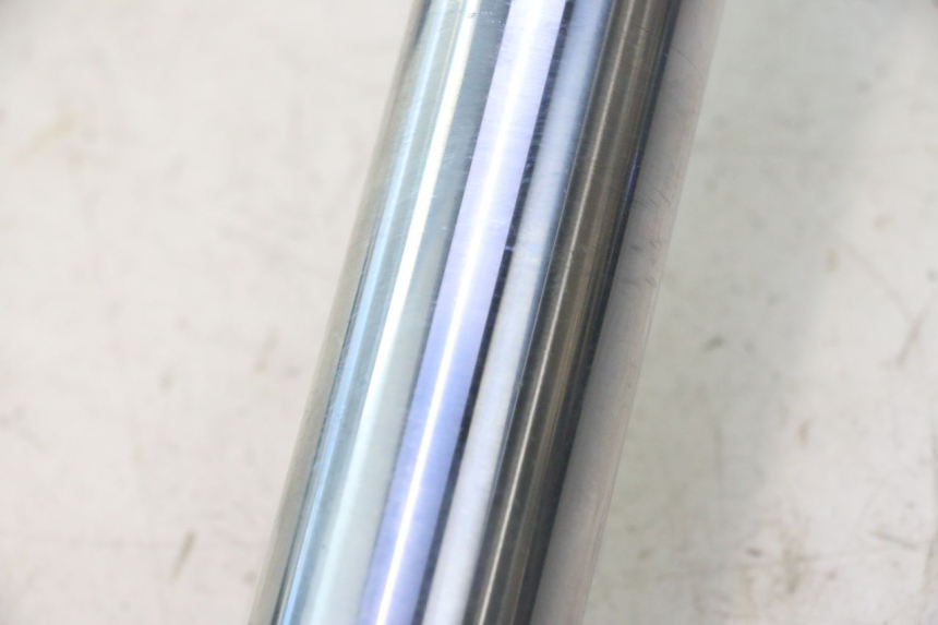 photo de TULEJA WIDEŁEK KAWASAKI ZZR 600 (1995 - 2004) - Struktura - zbliżenie