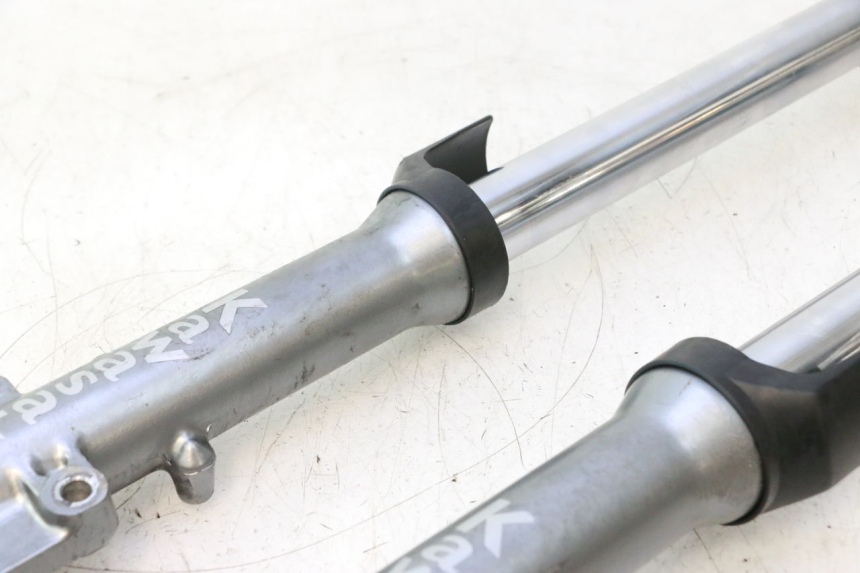photo de TULEJA WIDEŁEK KAWASAKI ZZR 600 (1995 - 2004) - Inny kąt widzenia