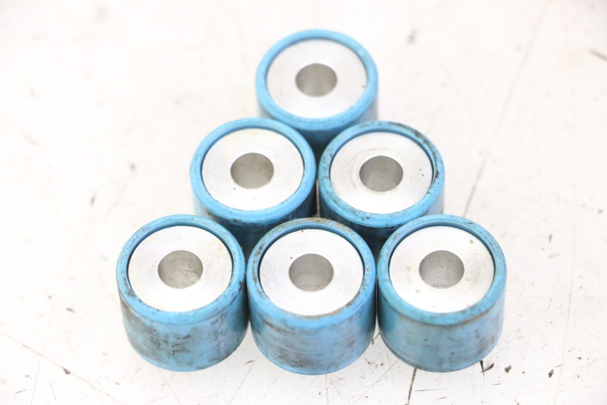 photo de ROLKI WARIATORA PIAGGIO VESPA GRANTURISMO 200 (2004 - 2005) - Widok główny