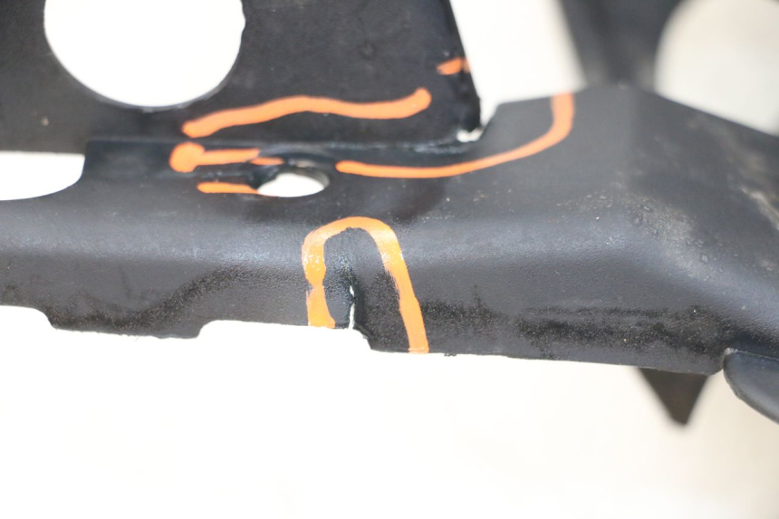 photo de TYLNY BŁOTNIK BMW C1 125 (2000 - 2003) - Punkty mocowania