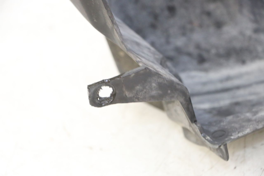 photo de TYLNY BŁOTNIK PEUGEOT CITYSTAR 50 (2013 - 2017) - Zoom stanu zużycia