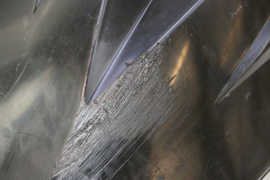 photo de PRZEDNI BŁOTNIK HM HONDA CRM DERAPAGE RR 50 (2006 - 2017) - Zoom stanu zużycia