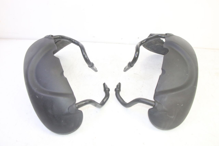 photo de BŁOTNIK PRZEDNI PIAGGIO MP3 HPE 350 (2018 - 2020) - Widok główny