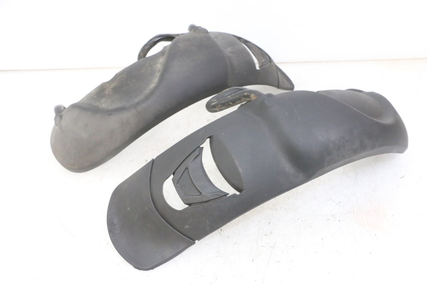 photo de BŁOTNIK PRZEDNI PIAGGIO MP3 LT 300 (2010 - 2016) - Szczegóły charakterystyczne