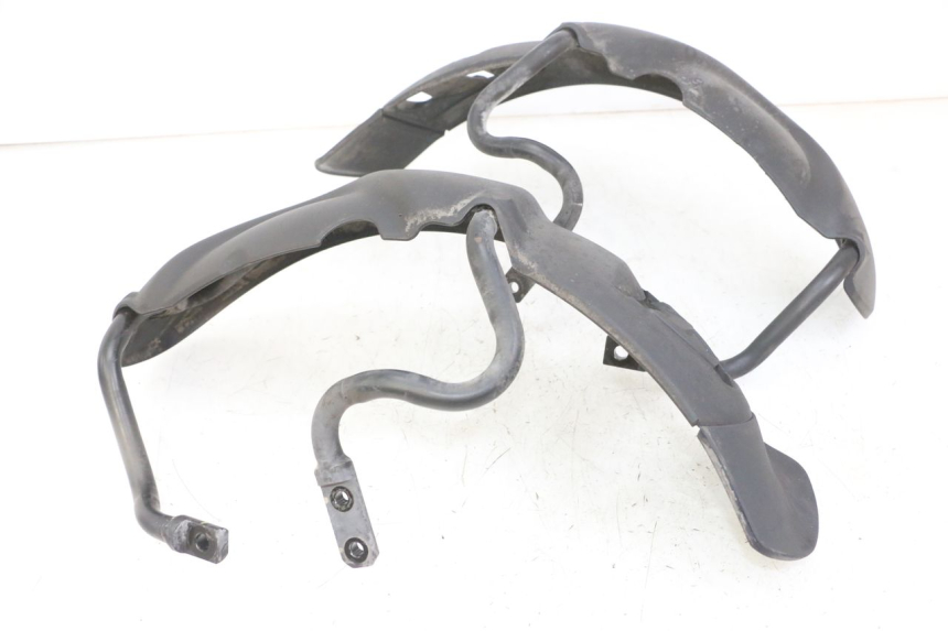 photo de BŁOTNIK PRZEDNI PIAGGIO MP3 LT 300 (2010 - 2016) - Punkty mocowania