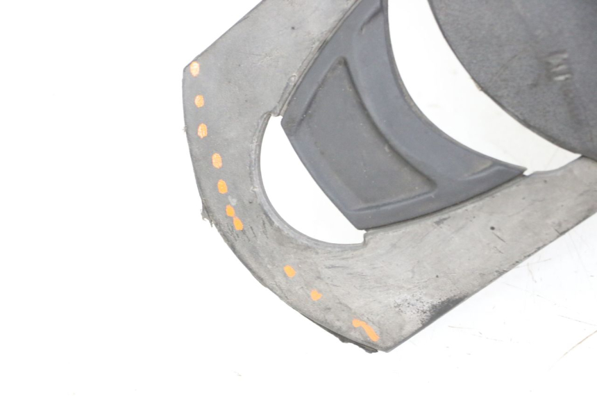 photo de BŁOTNIK PRZEDNI PIAGGIO MP3 LT 300 (2010 - 2016) - Szczegóły charakterystyczne