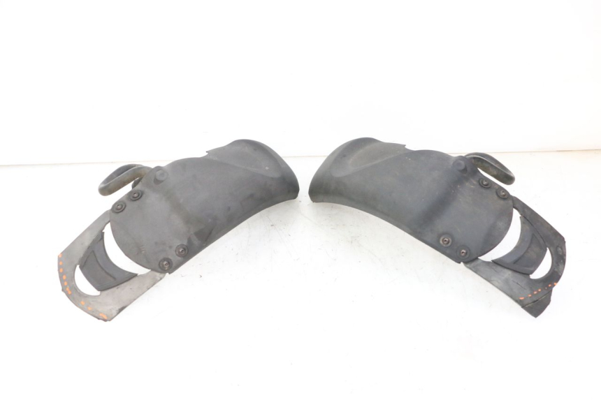 photo de BŁOTNIK PRZEDNI PIAGGIO MP3 LT 300 (2010 - 2016) - Widok z bliska