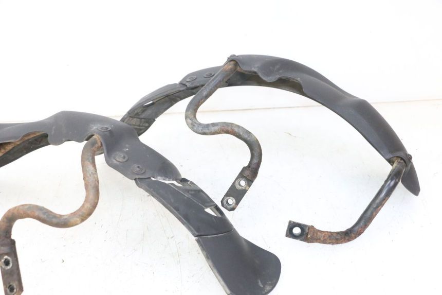 photo de BŁOTNIK PRZEDNI PIAGGIO MP3 RL 250 (2006 - 2010) - Punkty mocowania