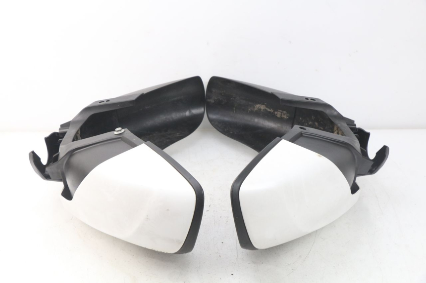 photo de BŁOTNIK PRZEDNI MBK MW TRYPTIK 125 (2017 - 2022) - Szczegóły charakterystyczne