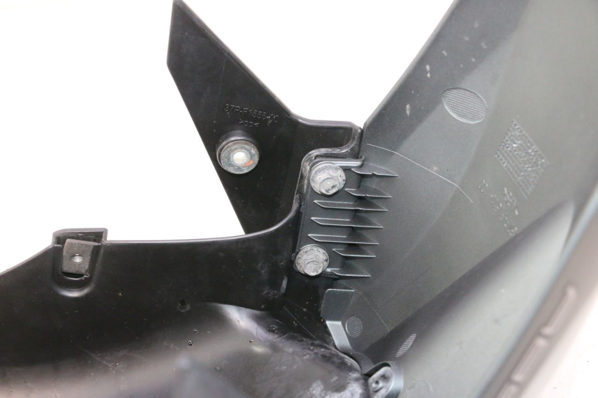 photo de BŁOTNIK PRZEDNI YAMAHA X-MAX XMAX 125 (2010 - 2013) - Oznaczenia i referencje