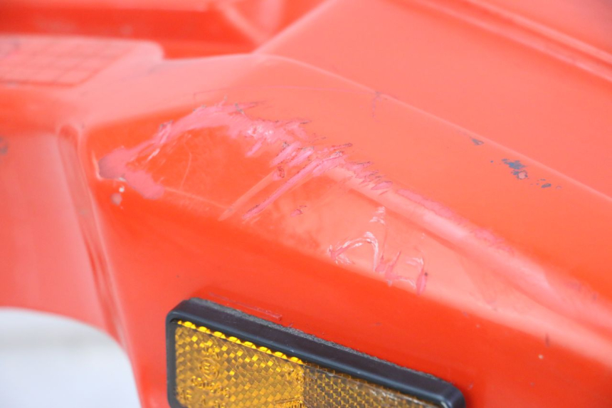 photo de BŁOTNIK PRZEDNI PEUGEOT XP6 50 (1997 - 2003) - Zbliżenie techniczne