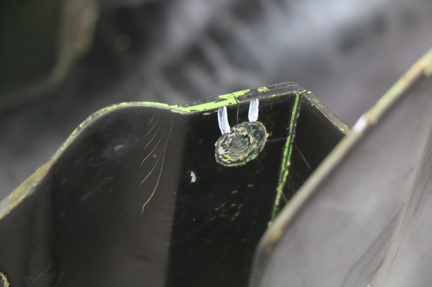 photo de BŁOTNIK PRZEDNI KAWASAKI ZX-6R ZX6R 600 (1995 - 1997) - Zbliżenie techniczne