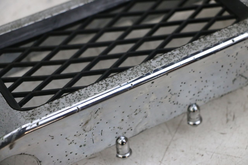 photo de KRATKA CHŁODNICY HYOSUNG GV AQUILA 125 (2000 - 2009) - Zbliżenie techniczne