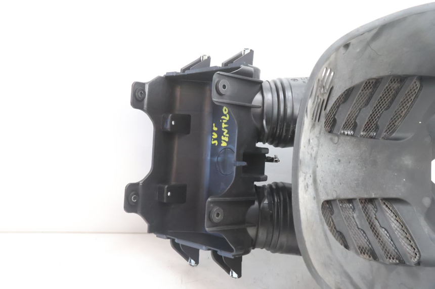 photo de KRATKA CHŁODNICY APRILIA ATLANTIC S 125 (2010 - 2013) - Inny kąt widzenia