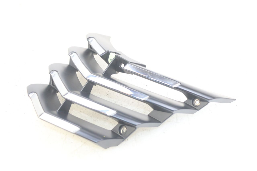 photo de KRATKA CHŁODNICY PEUGEOT CITYSTAR AIR 125 (2014 - 2017) - Inny kąt widzenia