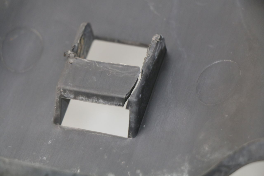 photo de KRATKA CHŁODNICY KYMCO DINK STREET 125 (2009 - 2014) - Punkty mocowania