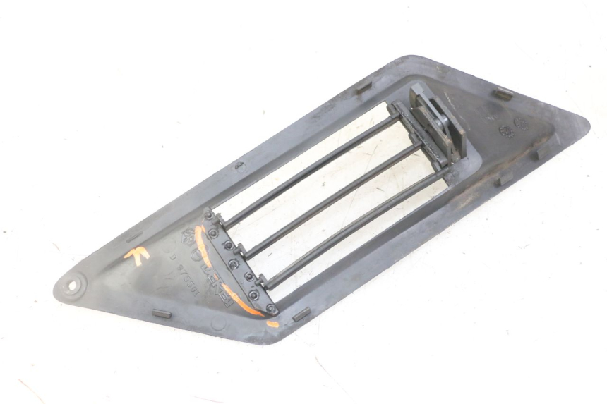 photo de KRATKA CHŁODNICY PRAWA GILERA NEXUS 125 (2009 - 2013) - Szczegół części