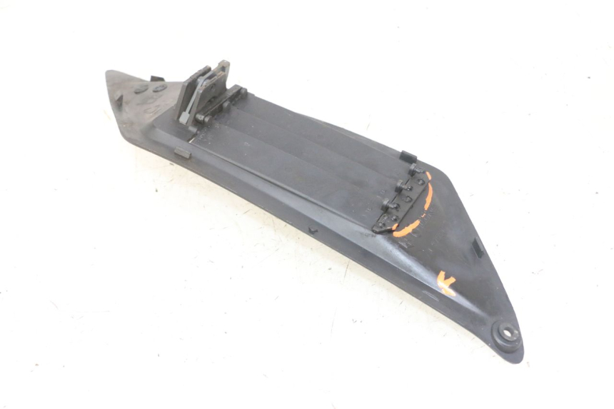 photo de KRATKA CHŁODNICY PRAWA GILERA NEXUS 125 (2009 - 2013) - Zoom stanu zużycia