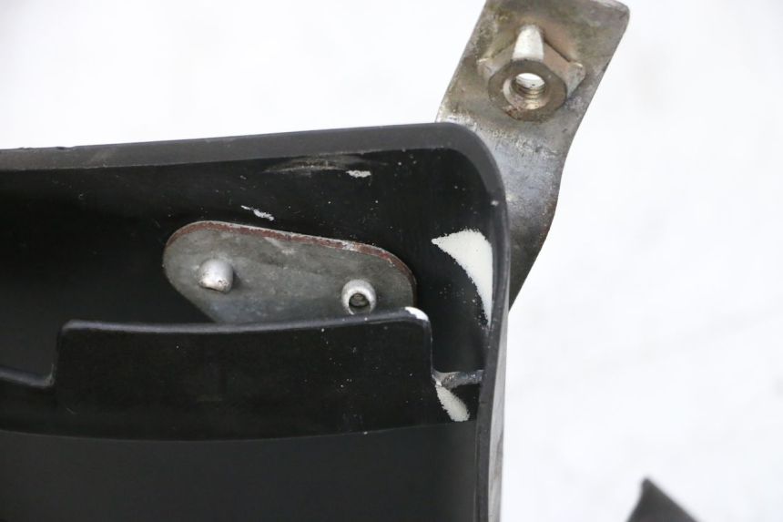 photo de KRATKA CHŁODNICY PRAWA PIAGGIO VESPA GTS SUPER IE 125 (2009 - 2016) - Szczegół części