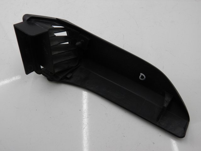 photo de KRATKA CHŁODNICY PRAWA YAMAHA YBR 125 (2007 - 2009) - Szczegół części