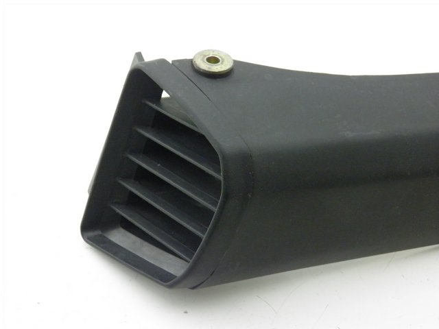 photo de KRATKA CHŁODNICY PRAWA YAMAHA YBR 125 (2007 - 2009) - Zbliżenie techniczne