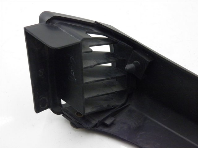 photo de KRATKA CHŁODNICY PRAWA YAMAHA YBR 125 (2007 - 2009) - Punkty mocowania