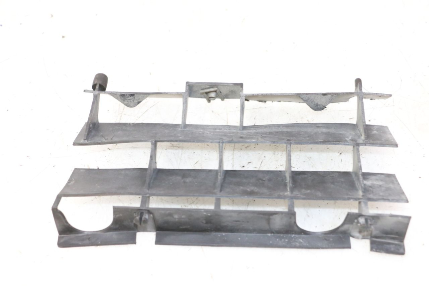 photo de KRATKA CHŁODNICY APRILIA ETX 125 (1998 - 2002) - Szczegół części