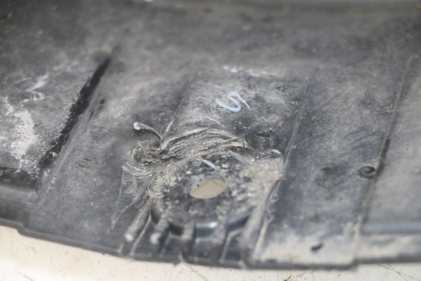 photo de KRATKA CHŁODNICY HONDA FORZA ABS 300 (2013 - 2017) - Szczegół części