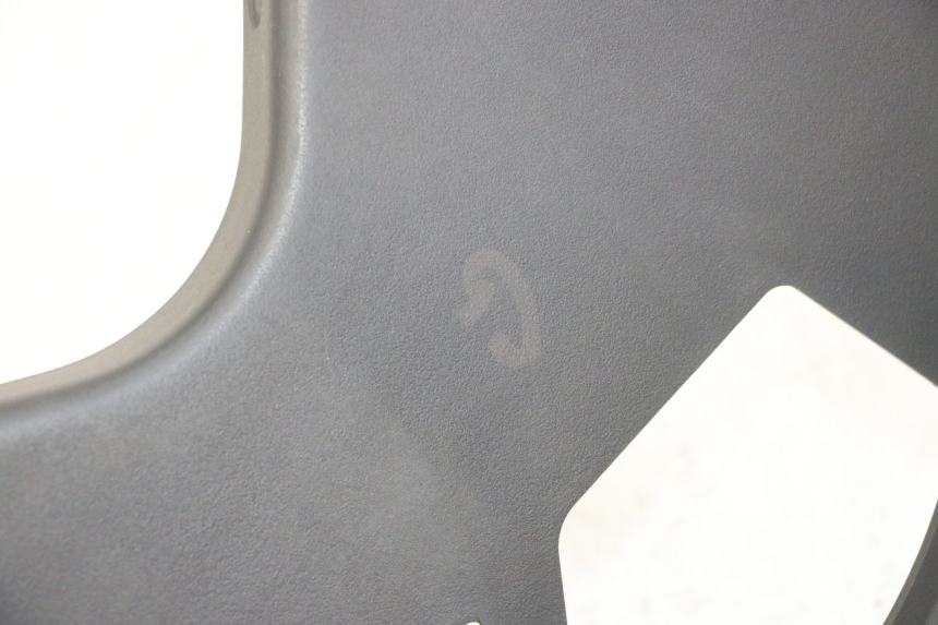 photo de KRATKA LEWEGO CHŁODNICY QUADRO 4 4D 350 (2015 - 2018) - Szczegół części