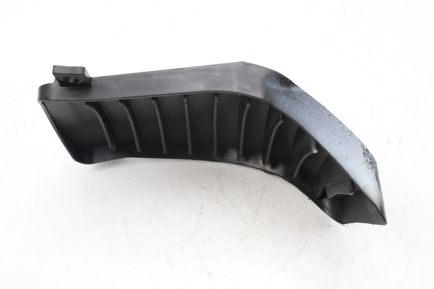 photo de KRATKA LEWA CHŁODNICY PIAGGIO VESPA GTS IGET ABS 125 (2017 - 2023) - Szczegół części