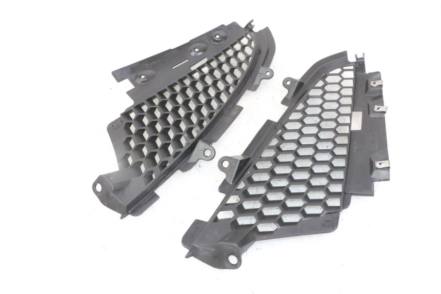 photo de KRATKA CHŁODNICY PIAGGIO IE MP3 YOURBAN 300 (2011 - 2016) - Inny kąt widzenia