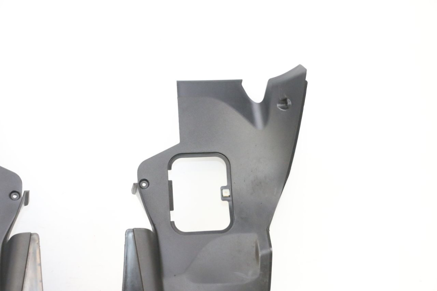 photo de KRATKA CHŁODNICY PIAGGIO MP3 HPE 300 (2019 - 2026) - Oznaczenia i referencje