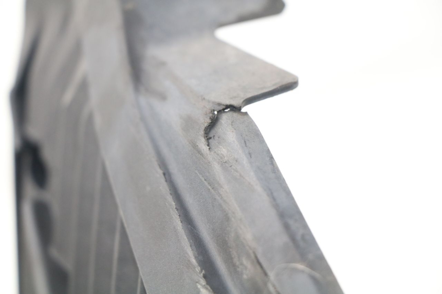 photo de KRATKA CHŁODNICY HONDA PCX (JF47) 125 (2012 - 2013) - Zbliżenie techniczne