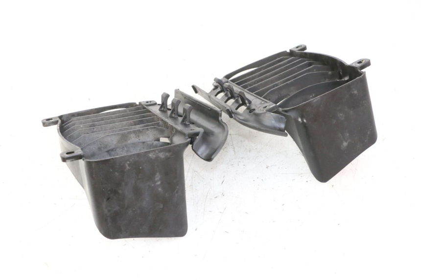 photo de KRATKA CHŁODNICY PIAGGIO VESPA GRANTURISMO 200 (2004 - 2005) - Szczegół części