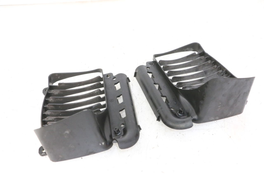 photo de KRATKA CHŁODNICY PIAGGIO VESPA GRANTURISMO 200 (2004 - 2005) - Inny kąt widzenia