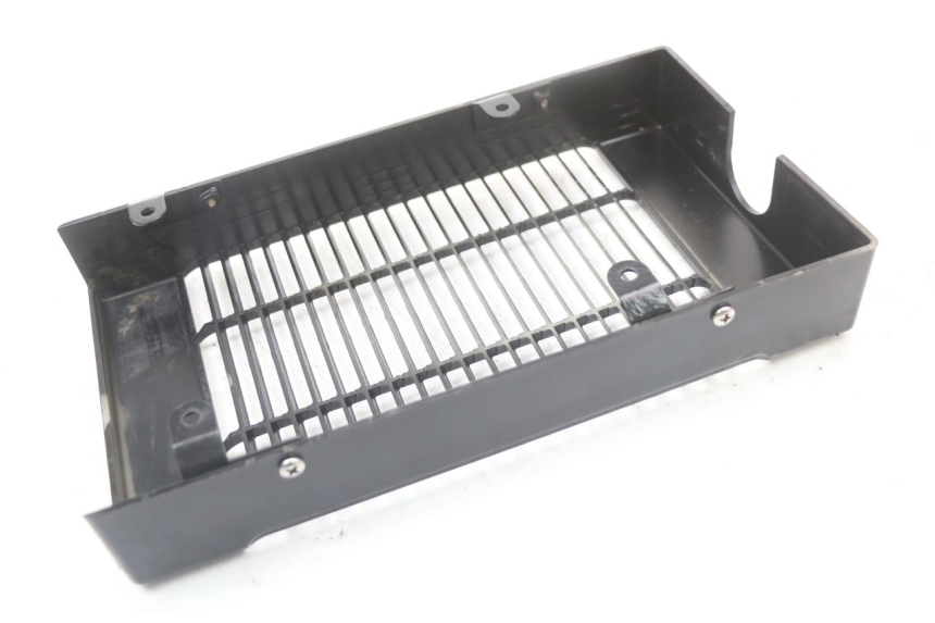 photo de KRATKA CHŁODNICY REGAL RAPTOR SPYDER 125 (2010 - 2018) - Inny kąt widzenia