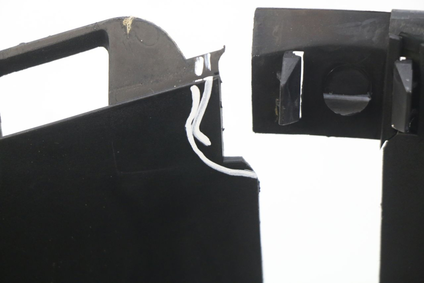 photo de KRATKA CHŁODNICY PEUGEOT SATELIS COMPRESSOR K15 125 (2006 - 2009) - Stan powierzchni