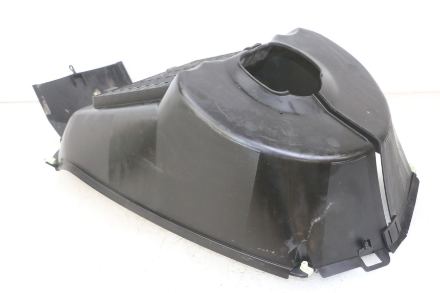 photo de KRATKA CHŁODNICY PEUGEOT SATELIS COMPRESSOR K15 125 (2006 - 2009) - Zbliżenie techniczne