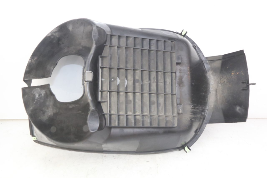 photo de KRATKA CHŁODNICY PEUGEOT SATELIS 125 (2006 - 2009) - Szczegół części