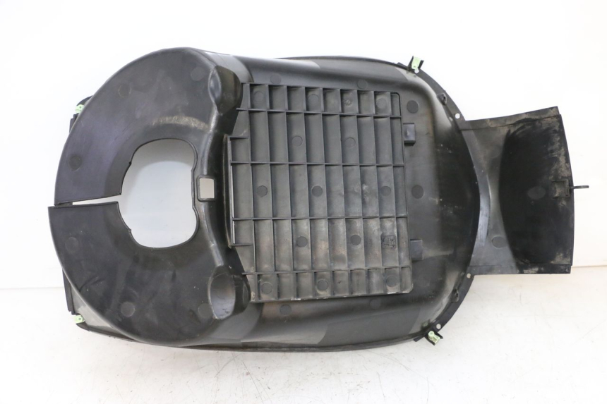 photo de KRATKA CHŁODNICY PEUGEOT SATELIS 125 (2013 - 2018) - Szczegół części