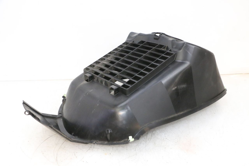 photo de KRATKA CHŁODNICY PEUGEOT SATELIS 125 (2013 - 2018) - Inny kąt widzenia