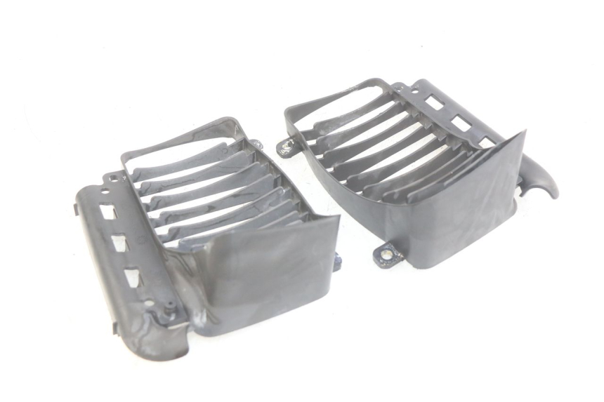 photo de KRATKA CHŁODNICY PIAGGIO VESPA GRANTURISMO 125 (2003 - 2007) - Zoom stanu zużycia