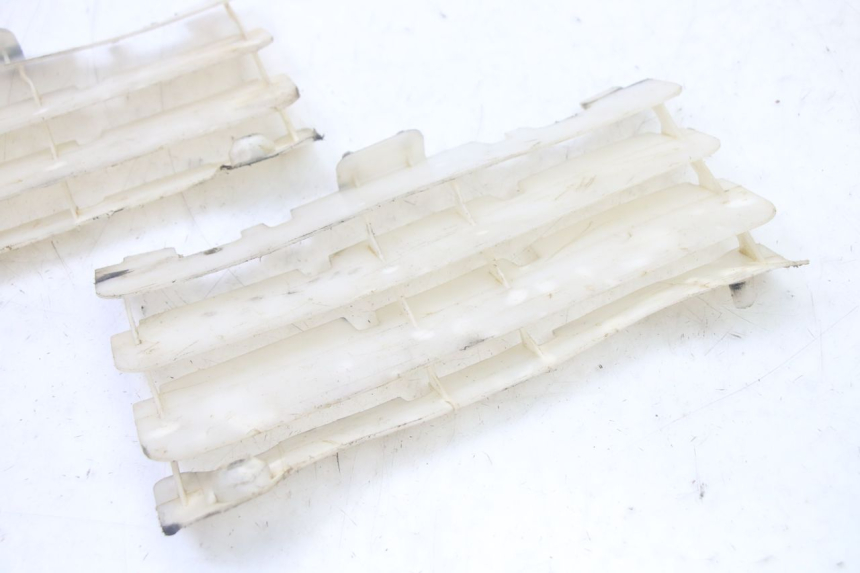 photo de KRATKA CHŁODNICY YAMAHA YZ-F YZF 250 (2007 - 2013) - Zoom stanu zużycia