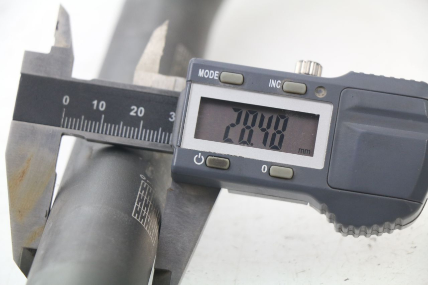 photo de KIEROWNICA HONDA CR 125 (2000 - 2001) - Szczegół części